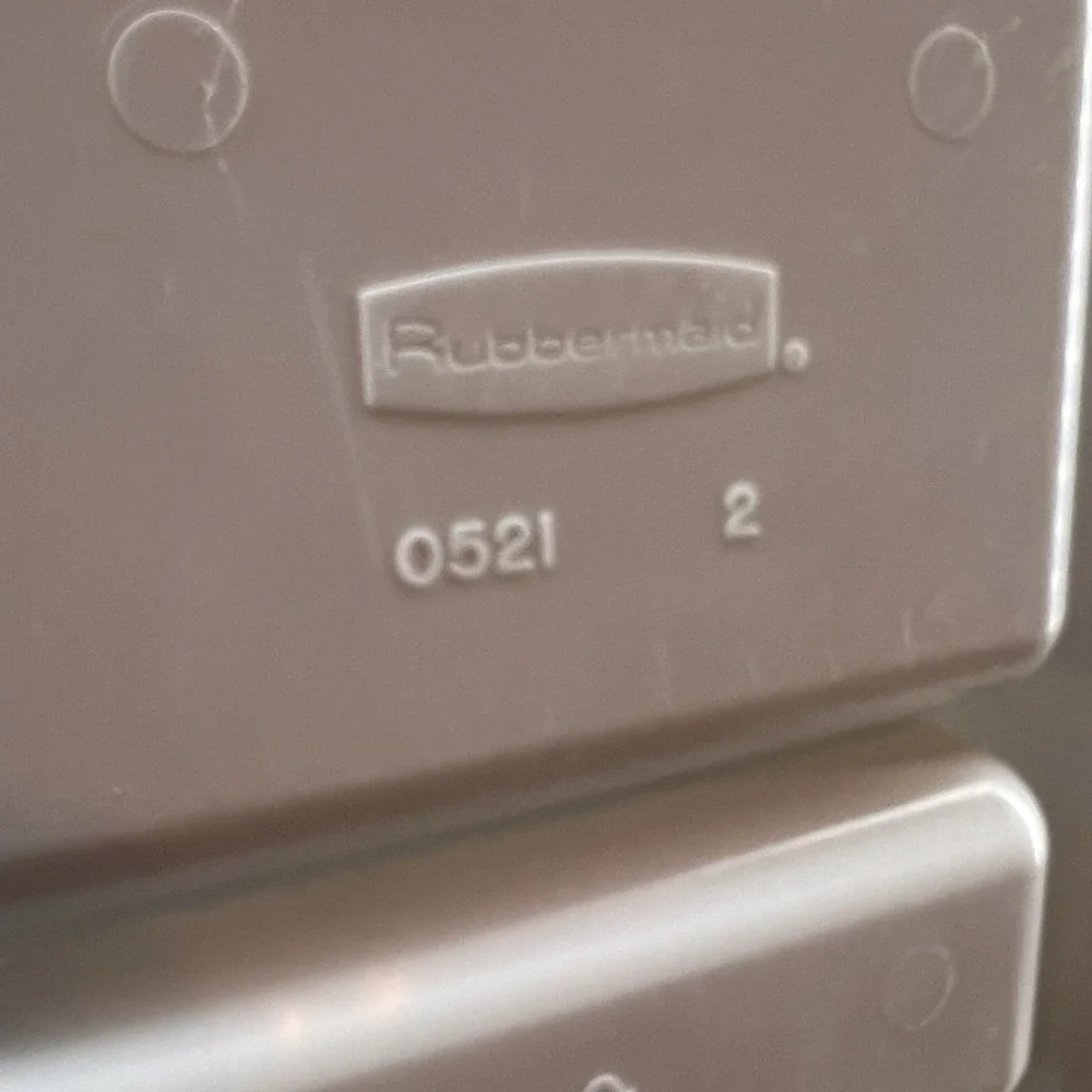 Rubbermaid preowned vintage